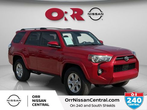 Used 2022 Toyota 4Runner SR5 Premium w/ Moonroof Package RWD image 3
