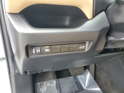 Used 2022 Toyota RAV4 XLE w/ Convenience Package image 21