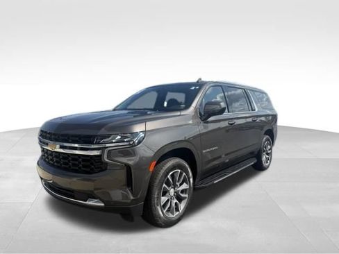 Used 2021 Chevrolet Suburban LS w/ Driver Alert Package AWD/4WD image 3