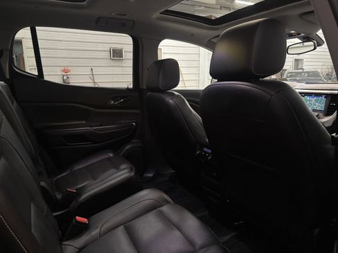 Used 2019 GMC Acadia SLT image 32