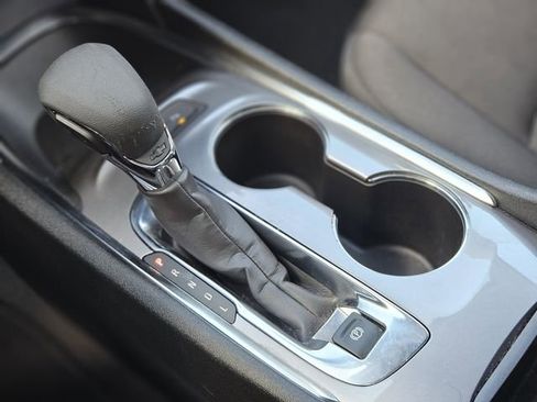 Used 2025 Chevrolet Malibu LT image 23