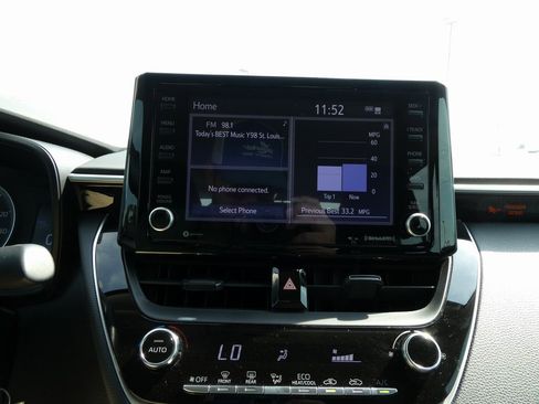 Used 2022 Toyota Corolla LE image 22