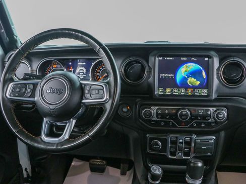 Used 2023 Jeep Wrangler Unlimited Sahara AWD/4WD image 19