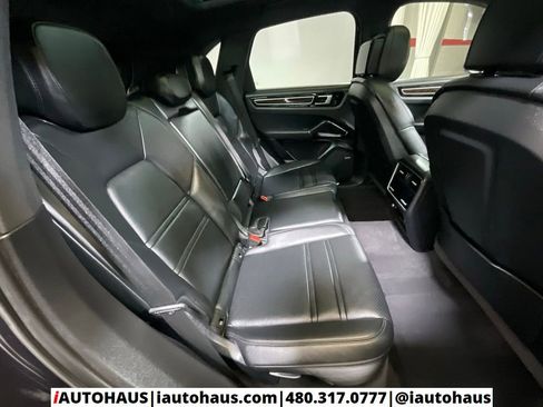 Used 2019 Porsche Cayenne S AWD/4WD image 18
