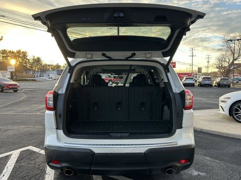 Used 2022 Subaru Ascent Limited w/ Technology Package image 6