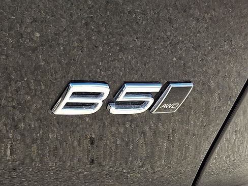 Certified 2025 Volvo XC40 B5 Ultra AWD/4WD image 30