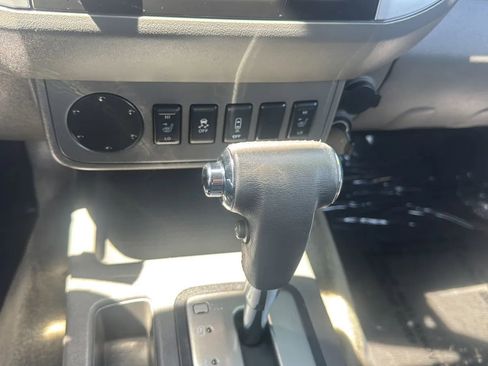 Used 2016 Nissan Frontier SV w/ SV Value Truck Package RWD image 17