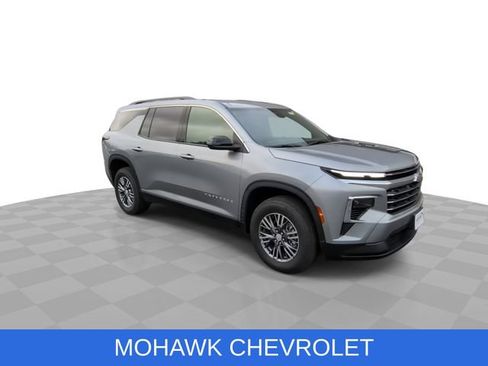 Certified 2026 Chevrolet Traverse LT AWD/4WD image 2