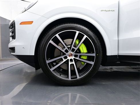 New 2026 Porsche Cayenne E-Hybrid image 6