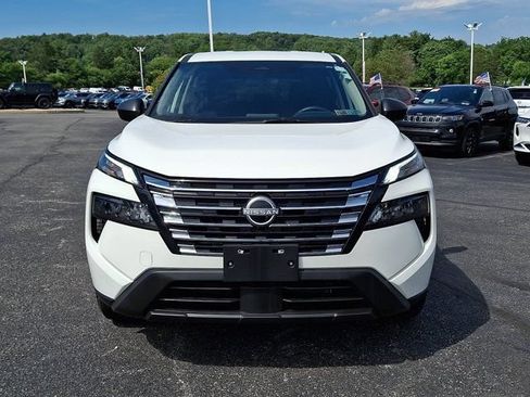 Used 2025 Nissan Rogue S FWD image 2