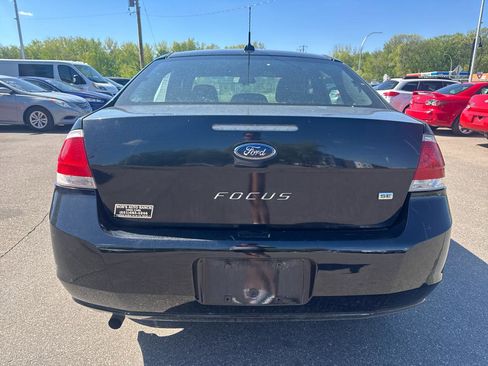 Used 2010 Ford Focus SE FWD image 8
