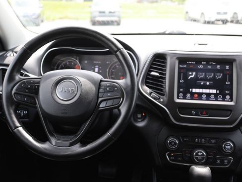 Used 2020 Jeep Cherokee Trailhawk w/ Cold Weather Group AWD/4WD image 23