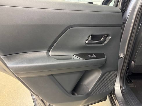 Used 2025 Nissan Kicks S AWD/4WD image 16