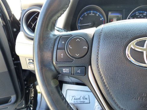 Used 2018 Toyota RAV4 XLE AWD/4WD image 25