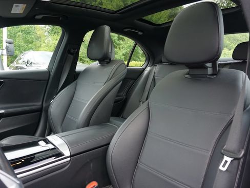 Used 2023 Mercedes-Benz C 300 4MATIC Sedan image 12