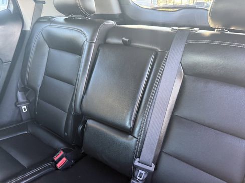 Used 2022 GMC Terrain SLT w/ Infotainment Package II image 35