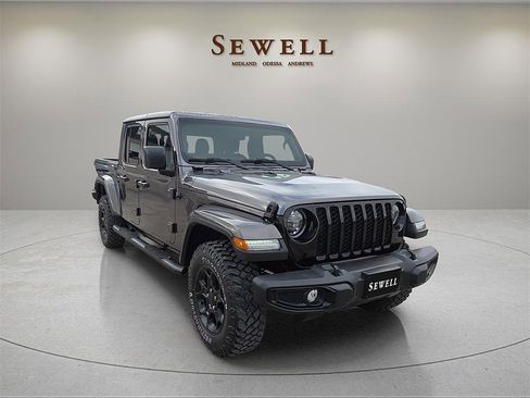 Used 2023 Jeep Gladiator Willys image 6