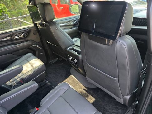 Used 2023 GMC Yukon XL Denali w/ Advanced Technology Package AWD/4WD image 29