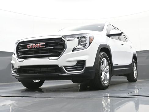 Used 2023 GMC Terrain SLE w/ Driver Convenience Package image 48