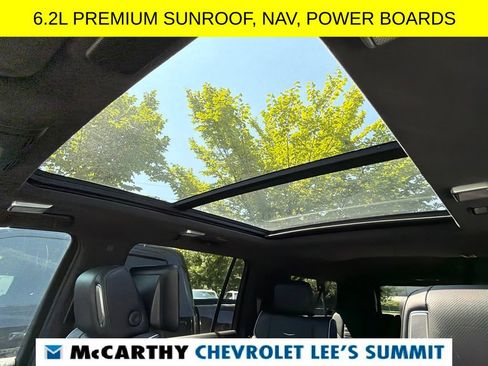Used 2022 Cadillac Escalade ESV Premium Luxury Platinum AWD/4WD image 6