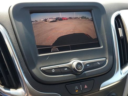 Used 2024 Chevrolet Equinox LS w/ LS Convenience Package FWD image 17