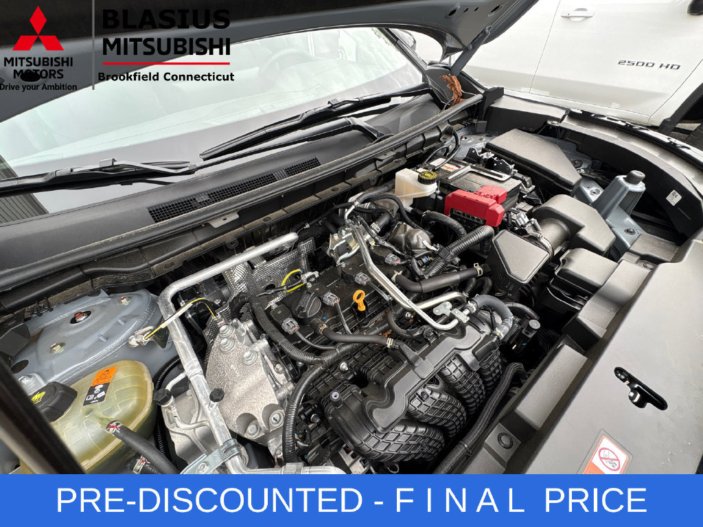 Used 2025 Mitsubishi Outlander AWD image 75