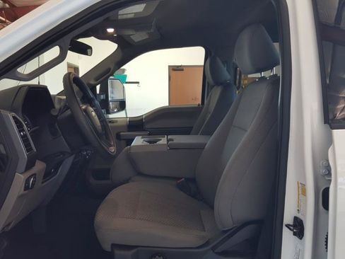 Used 2021 Ford F250 XLT Pickup 4D 6 3/4 ft AWD/4WD image 19