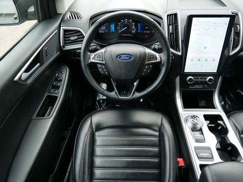 Certified 2024 Ford Edge SEL AWD/4WD image 12