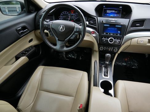Used 2016 Acura ILX w/ Premium Package FWD image 9