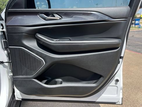 Used 2022 Jeep Grand Cherokee L Laredo RWD image 17