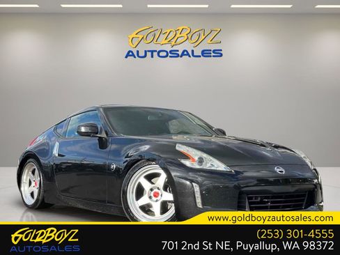 Used 2017 Nissan 370Z Coupe RWD image 1