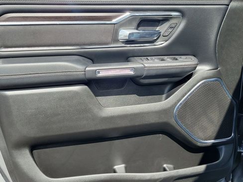 Used 2025 RAM 1500 Laramie AWD/4WD image 18