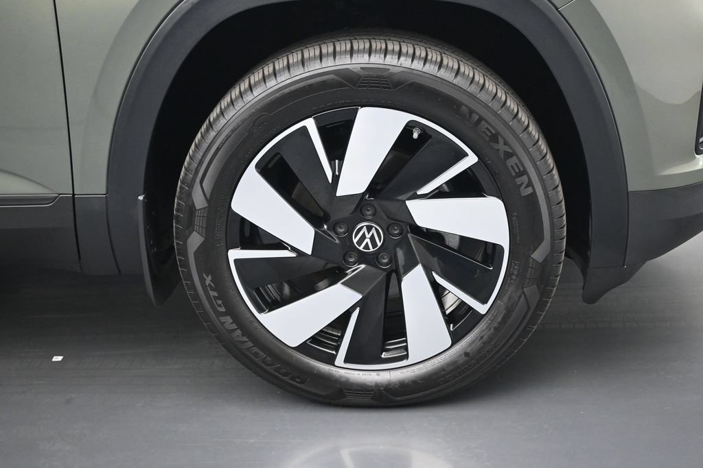 Used 2026 Volkswagen Atlas Cross Sport SE FWD image 24