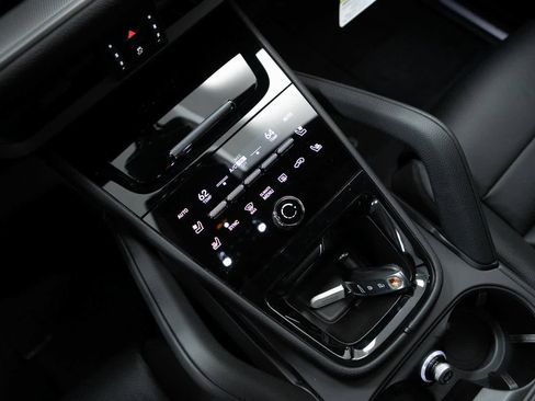 New 2026 Porsche Cayenne image 21