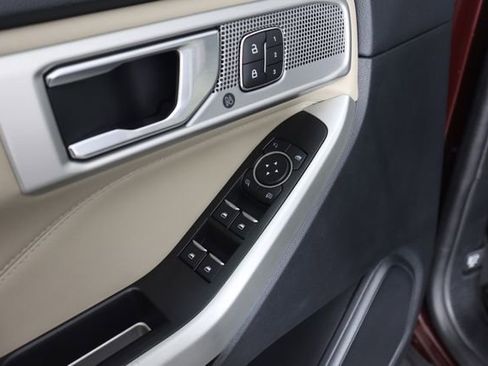 Certified 2022 Ford Explorer Limited image 33