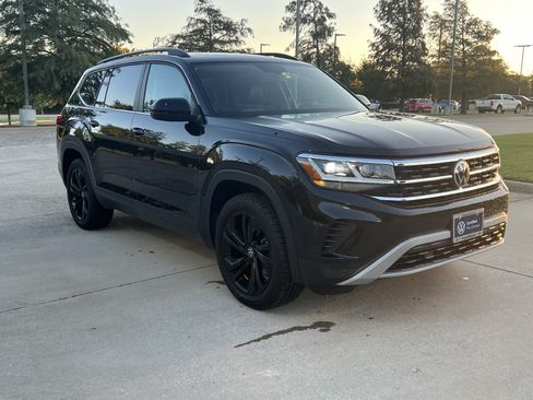 Certified 2022 Volkswagen Atlas SE AWD/4WD image 2