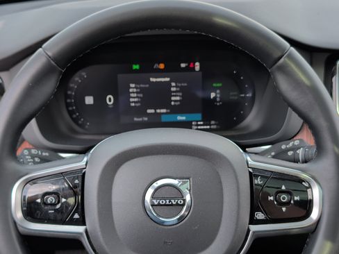 Used 2024 Volvo XC60 T8 Plus w/ Protection Package Premier AWD/4WD image 25