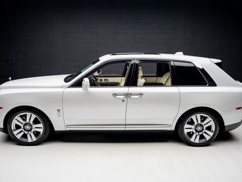 Used 2019 Rolls-Royce Cullinan image 14