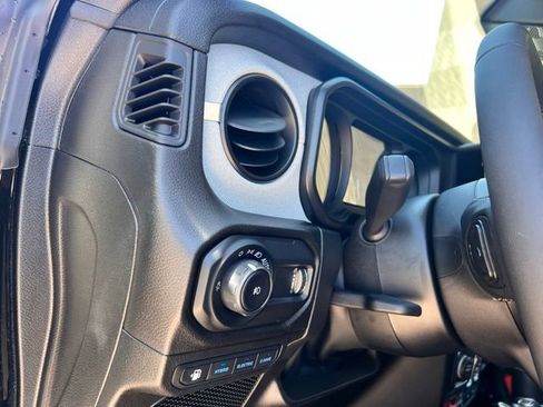 Used 2025 Jeep Wrangler Unlimited Sport S 4xe AWD/4WD image 21