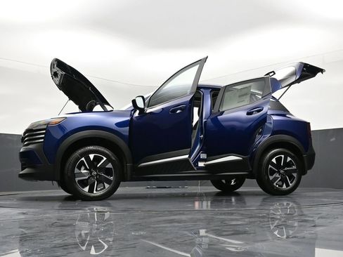 New 2026 Nissan Kicks SV w/ SV Premium Package AWD/4WD image 36