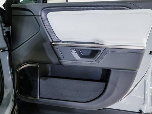 Used 2025 Rivian R1T Adventure image 28