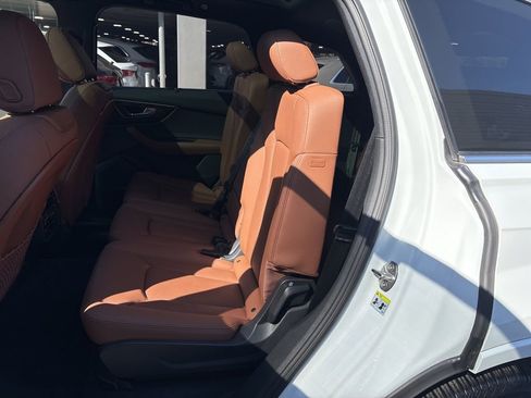 Used 2023 Audi Q7 3.0T Prestige w/ Prestige Package image 14