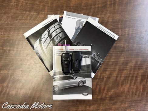 Used 2015 Ford Fusion SE w/ Equipment Group 502A FWD image 2