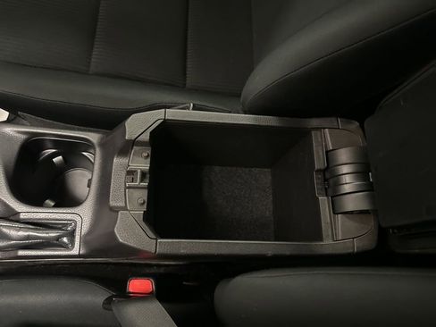 Used 2018 Toyota RAV4 LE image 20