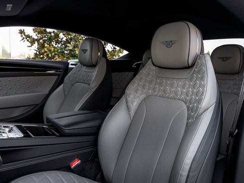 Used 2023 Bentley Continental GT Azure image 20