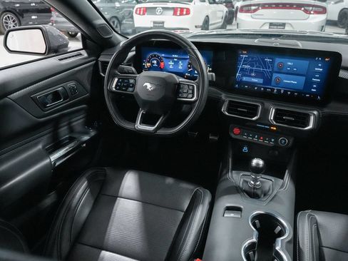 Used 2025 Ford Mustang GT Premium RWD image 11