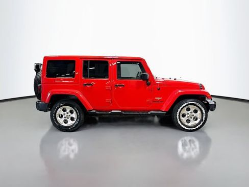 Used 2013 Jeep Wrangler Unlimited Sahara w/ Connectivity Group AWD/4WD image 5