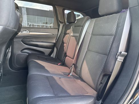 Used 2018 Jeep Grand Cherokee Laredo image 24