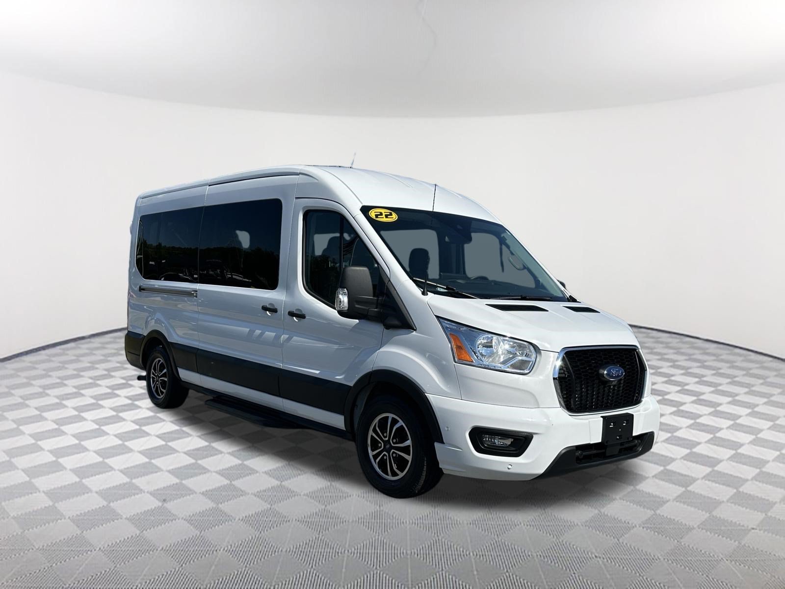 Used 2022 Ford Transit 350 XLT RWD image 3