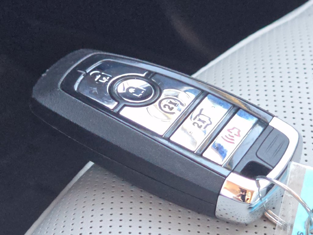 Used 2026 Lincoln Aviator AWD image 32